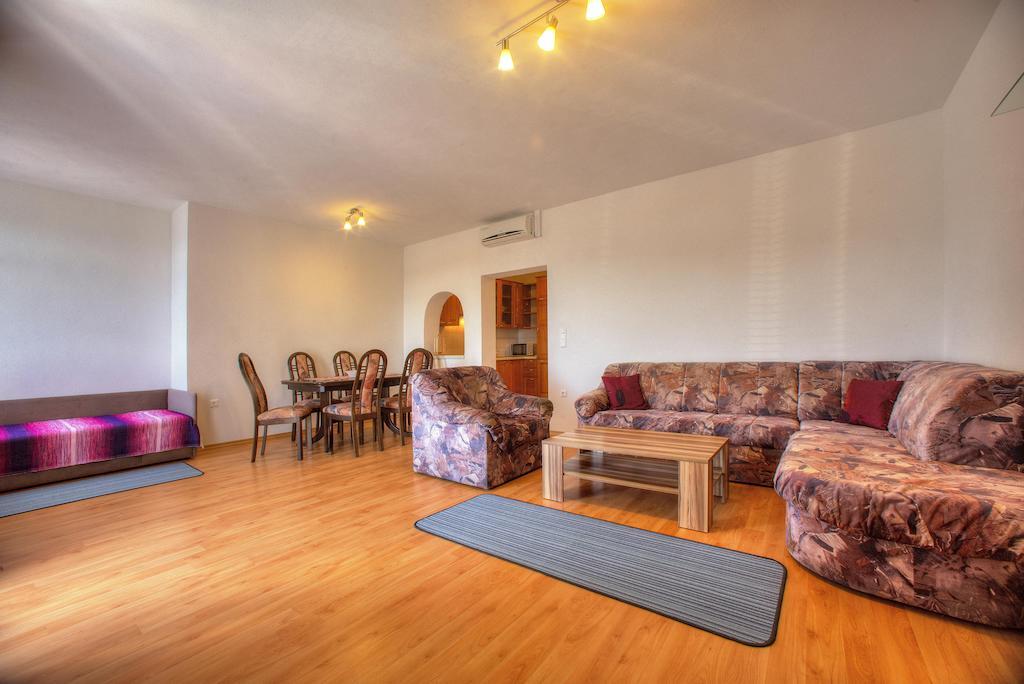 Apartments Peran シベニク 部屋 写真