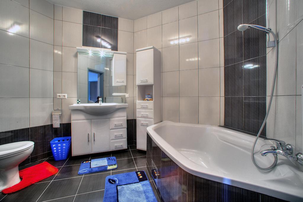 Apartments Peran シベニク 部屋 写真