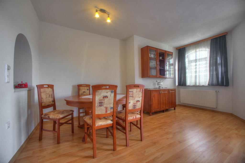 Apartments Peran シベニク 部屋 写真