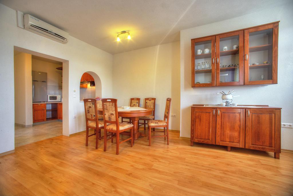 Apartments Peran シベニク 部屋 写真